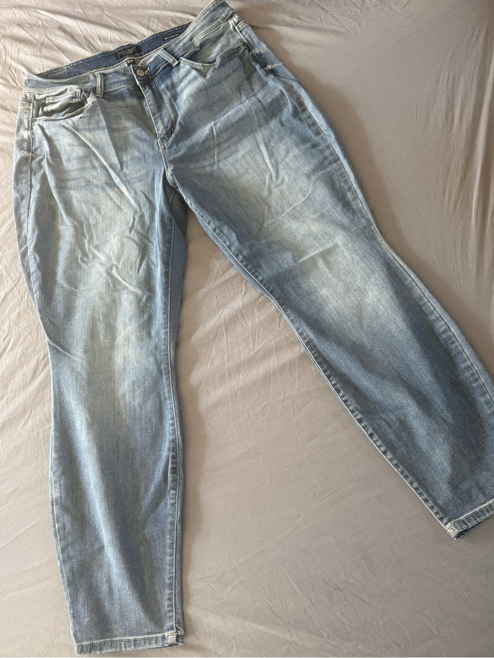 Judy Blue 18W High Rise Relaxed Fit Light Wash Stretch Jeans 29” inseam